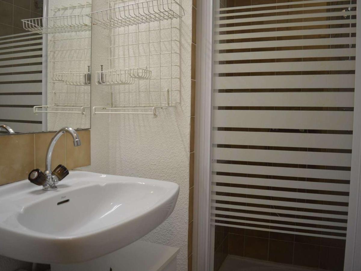 Studio Cabine A St-Raphael Avec Terrasse Et Parking, A 100M De La Plage - Fr-1-226A-23 Saint-Raphaël Buitenkant foto
