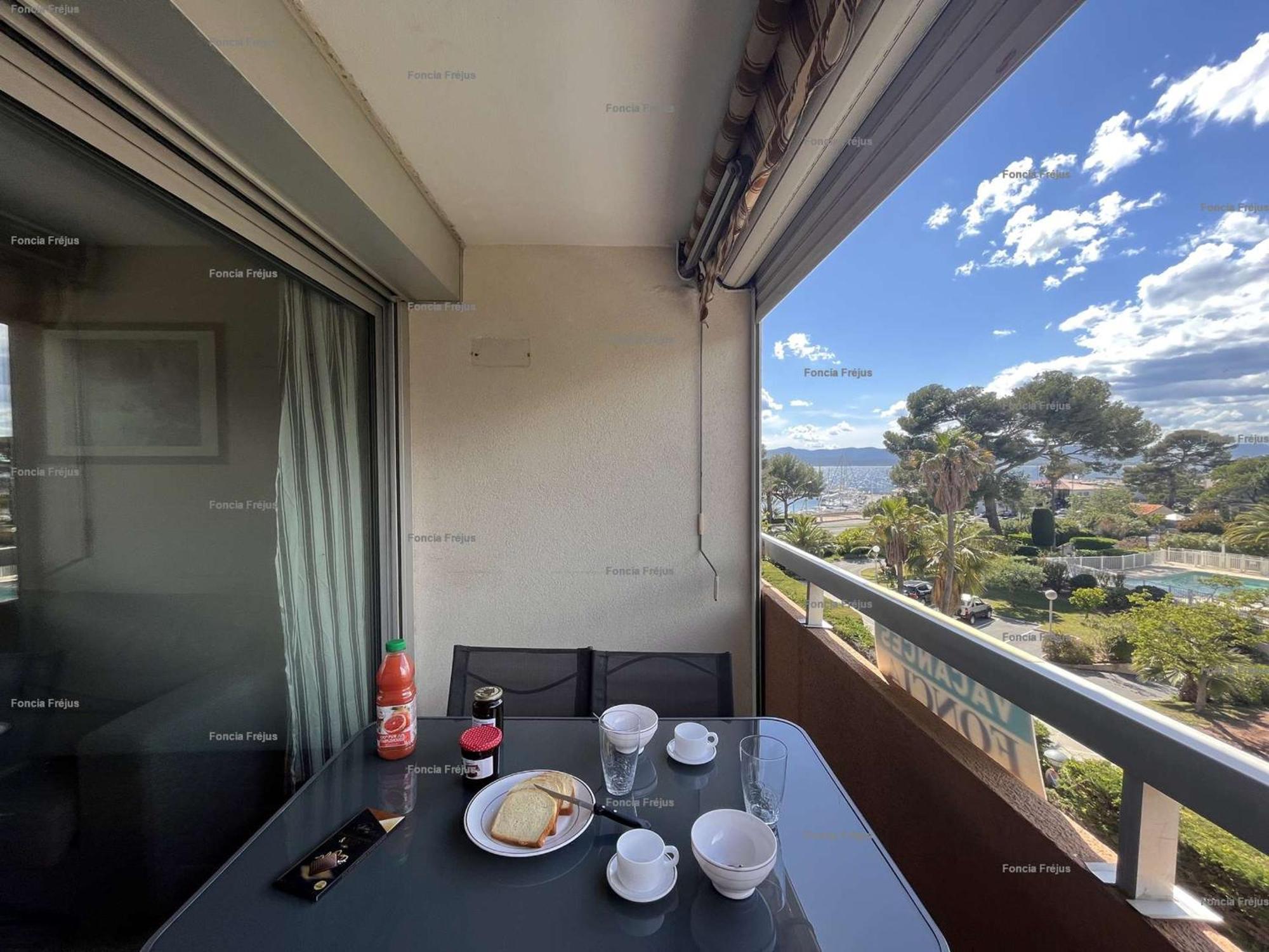 Studio Cabine A St-Raphael Avec Terrasse Et Parking, A 100M De La Plage - Fr-1-226A-23 Saint-Raphaël Buitenkant foto