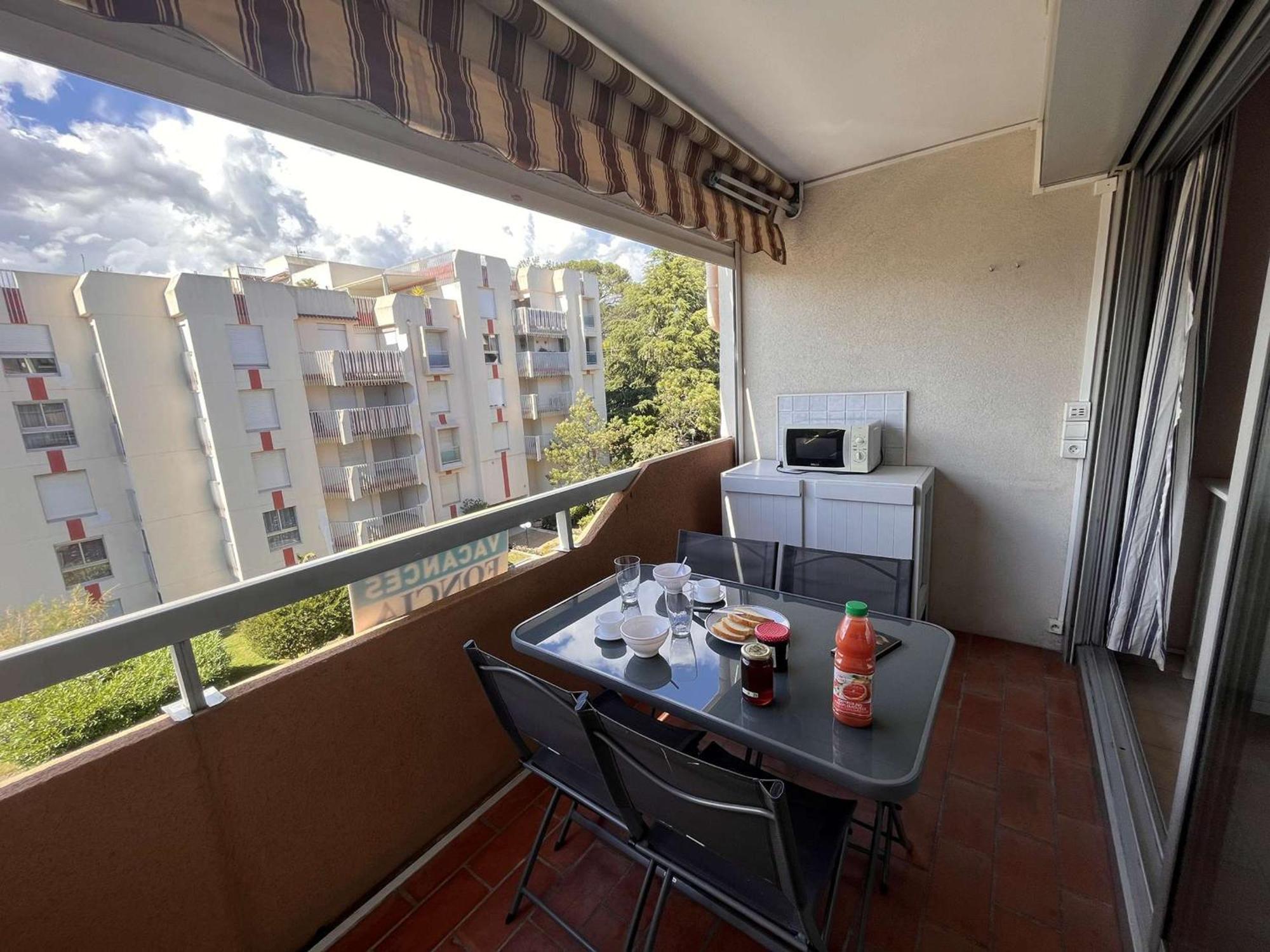 Studio Cabine A St-Raphael Avec Terrasse Et Parking, A 100M De La Plage - Fr-1-226A-23 Saint-Raphaël Buitenkant foto
